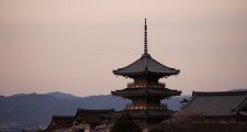 NOU92_kyounomachiwonagameru500
